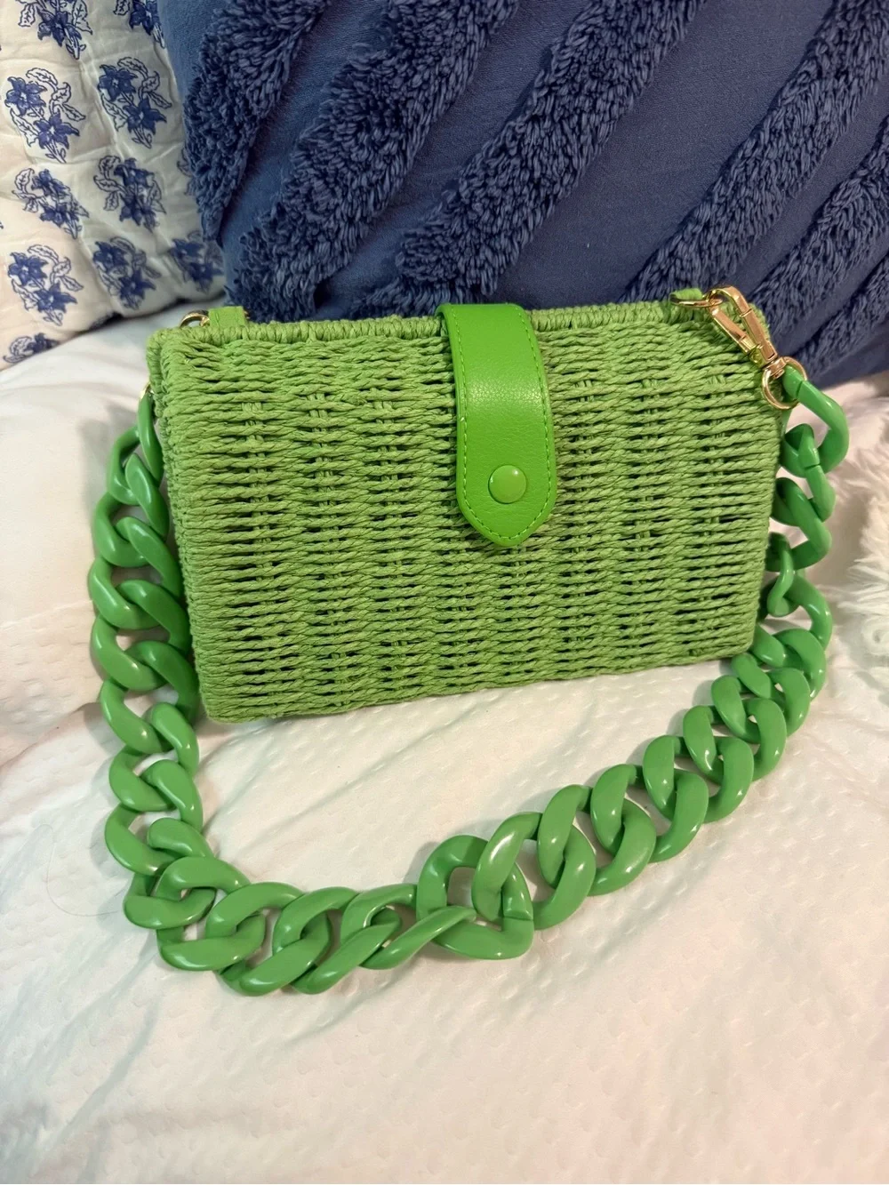 Green Woven Crossbody Bag with Chunky Chain Strap